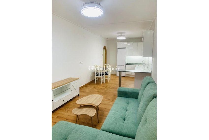 Wiederverkauf - WOHNUNG -
TORREVIEJA - Playa del Cura