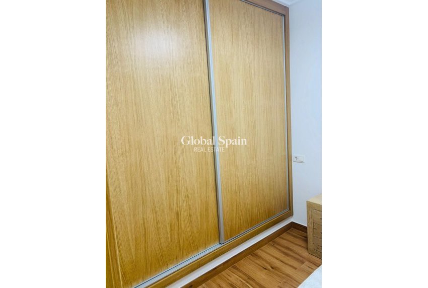 Wiederverkauf - WOHNUNG -
TORREVIEJA - Playa del Cura