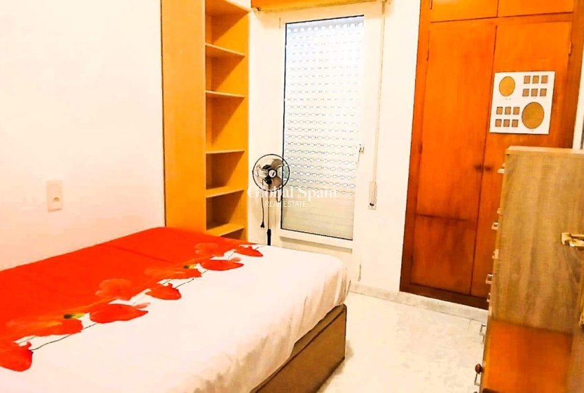 Wiederverkauf - WOHNUNG -
TORREVIEJA - Playa del Cura