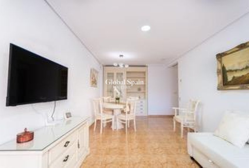 Wiederverkauf - WOHNUNG -
TORREVIEJA - Playa del Cura