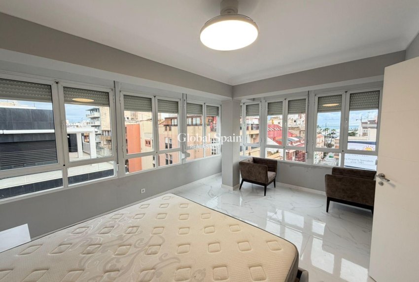 Wiederverkauf - WOHNUNG -
TORREVIEJA - Playa del Cura