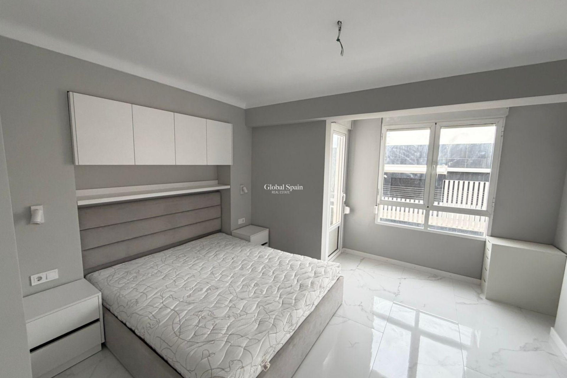 Wiederverkauf - WOHNUNG -
TORREVIEJA - Playa del Cura