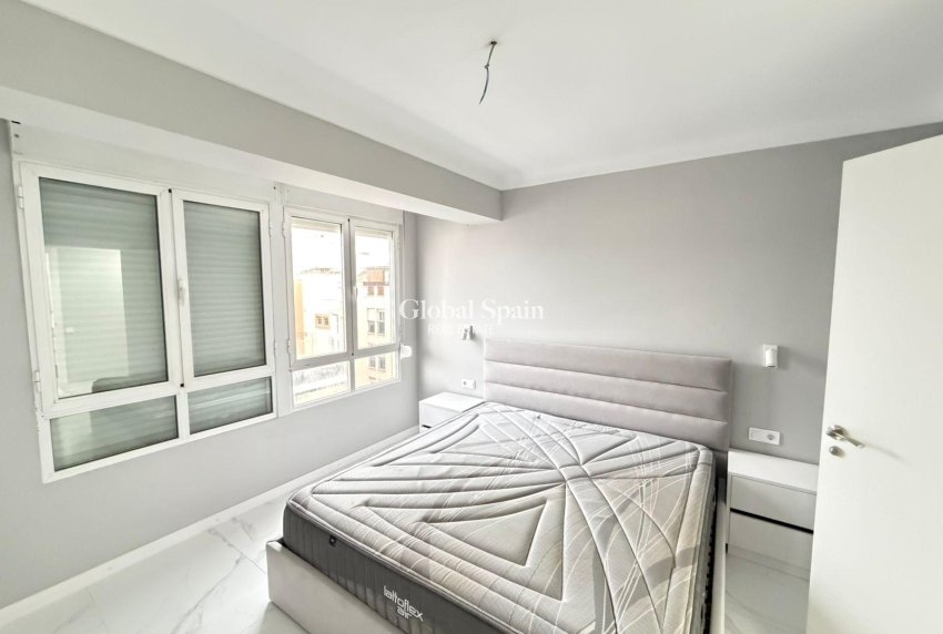 Wiederverkauf - WOHNUNG -
TORREVIEJA - Playa del Cura