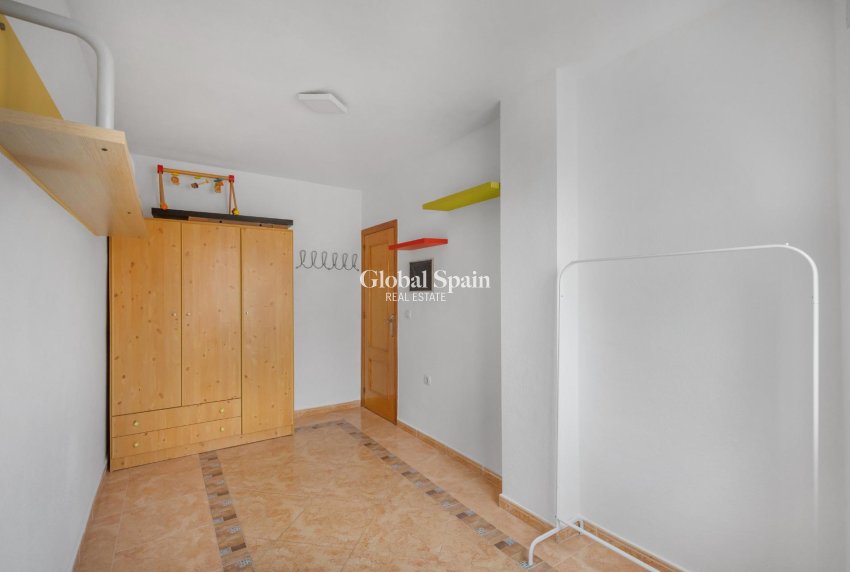 Wiederverkauf - WOHNUNG -
TORREVIEJA - Playa del cura