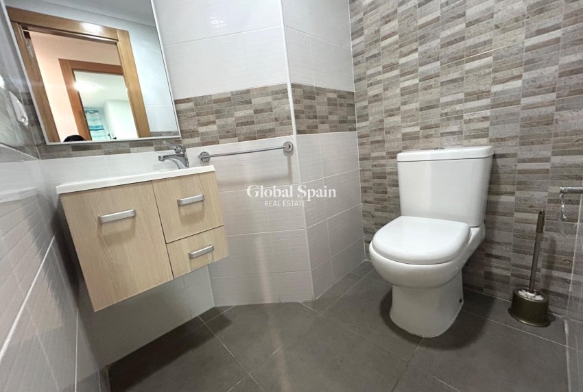 Wiederverkauf - WOHNUNG -
TORREVIEJA - Playa del Cura