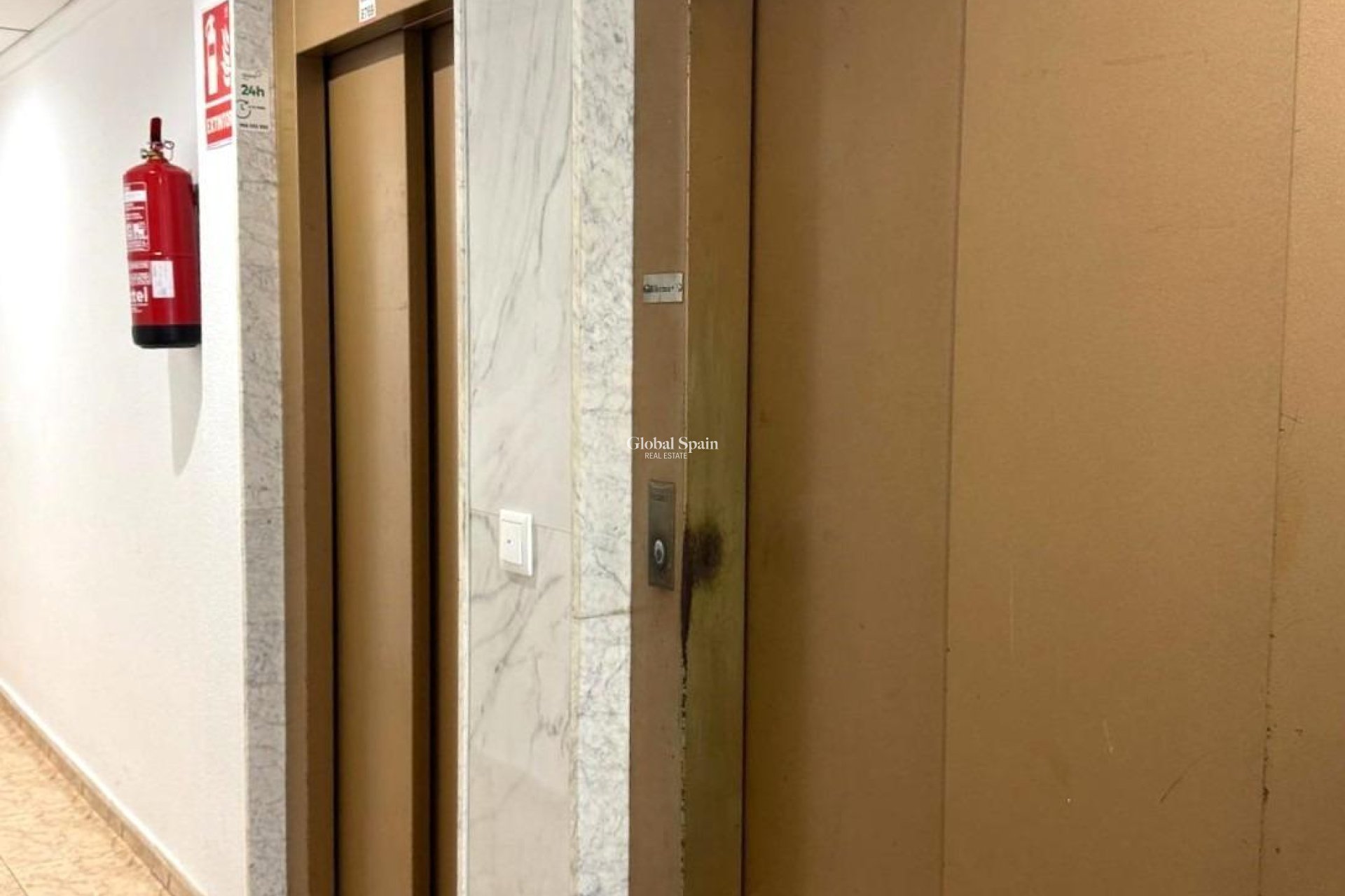 Wiederverkauf - WOHNUNG -
TORREVIEJA - Playa del Cura