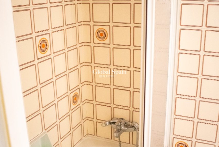 Wiederverkauf - WOHNUNG -
TORREVIEJA - Playa del Cura