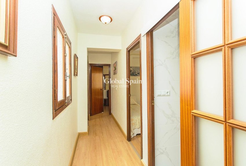 Wiederverkauf - WOHNUNG -
TORREVIEJA - Playa del Cura