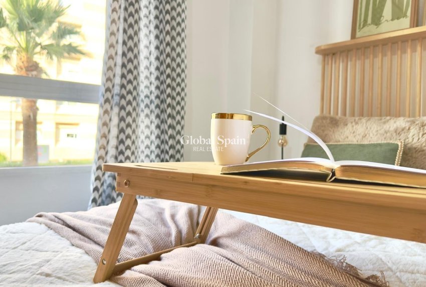 Wiederverkauf - WOHNUNG -
TORREVIEJA - Playa del Cura