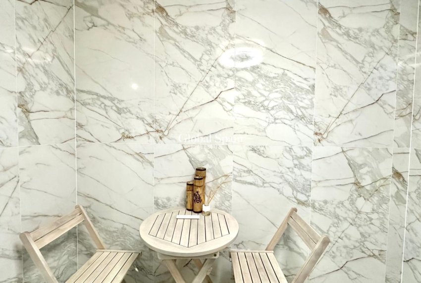 Wiederverkauf - WOHNUNG -
TORREVIEJA - Playa del Cura