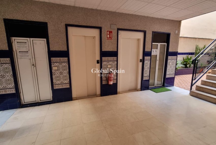 Wiederverkauf - WOHNUNG -
TORREVIEJA - Playa del Cura