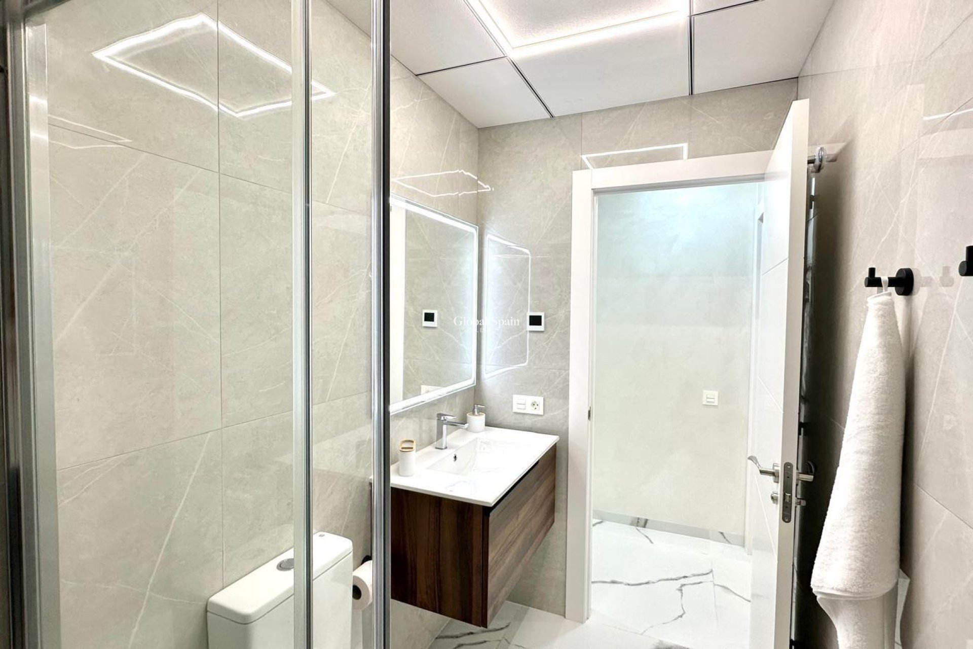 Wiederverkauf - WOHNUNG -
TORREVIEJA - Playa del Cura