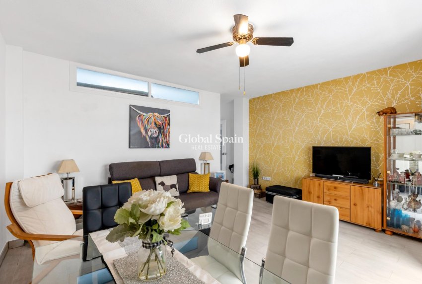 Wiederverkauf - WOHNUNG -
TORREVIEJA - Playa del Cura