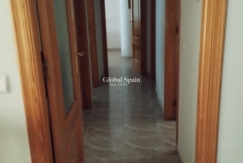 Wiederverkauf - WOHNUNG -
TORREVIEJA - Playa del Cura