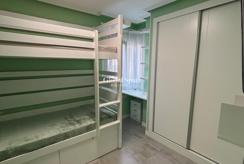 Wiederverkauf - WOHNUNG -
TORREVIEJA - Playa del Cura