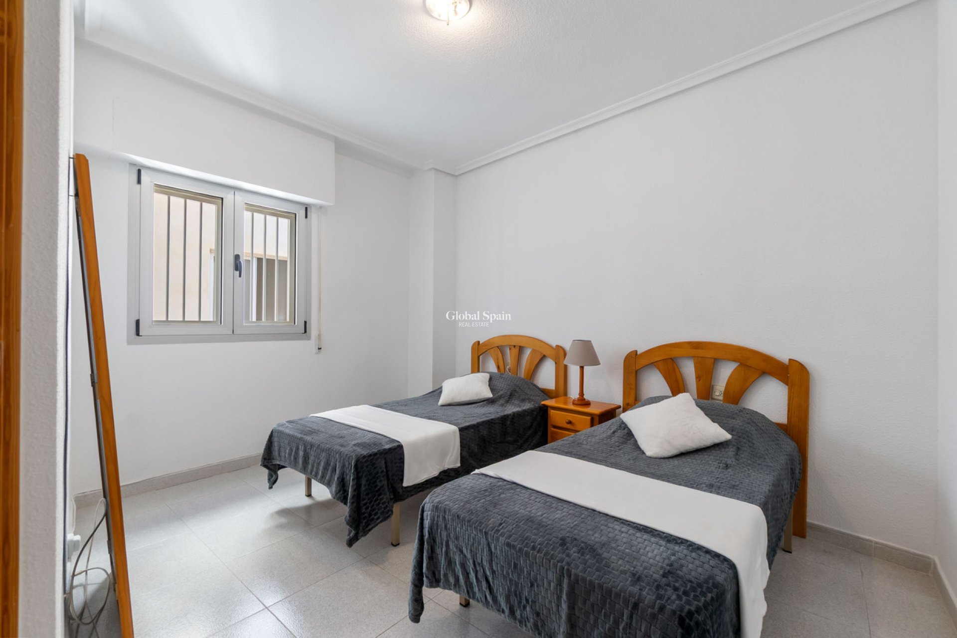 Wiederverkauf - WOHNUNG -
TORREVIEJA - Playa del Cura