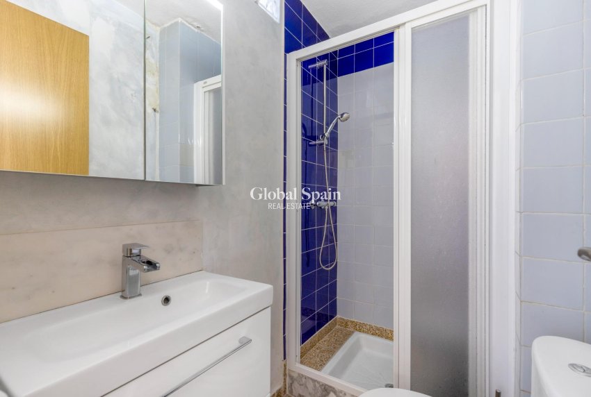 Wiederverkauf - WOHNUNG -
TORREVIEJA - Playa del cura