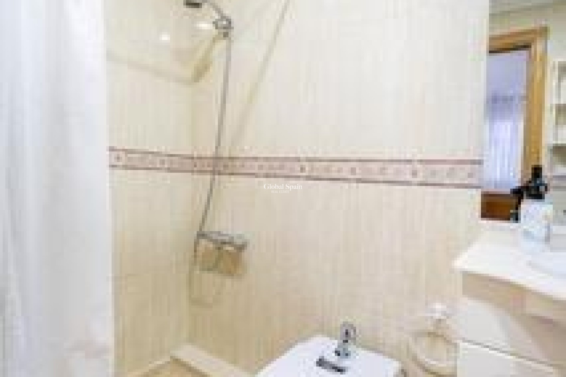 Wiederverkauf - WOHNUNG -
TORREVIEJA - Playa del Cura