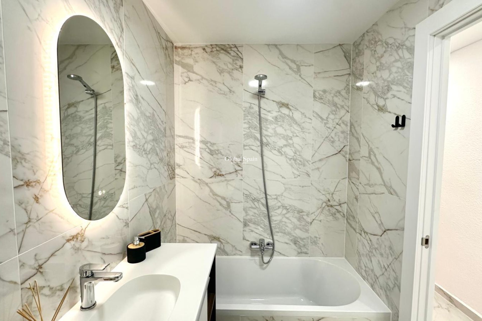 Wiederverkauf - WOHNUNG -
TORREVIEJA - Playa del Cura