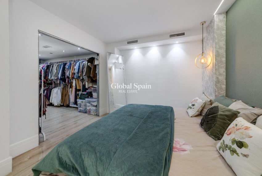 Wiederverkauf - WOHNUNG -
TORREVIEJA - Playa del Cura