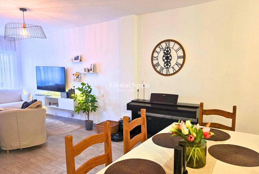 Wiederverkauf - WOHNUNG -
TORREVIEJA - Playa del Cura