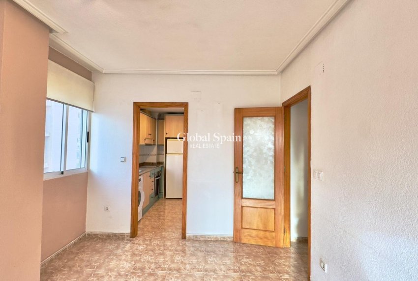 Wiederverkauf - WOHNUNG -
TORREVIEJA - Playa del Cura