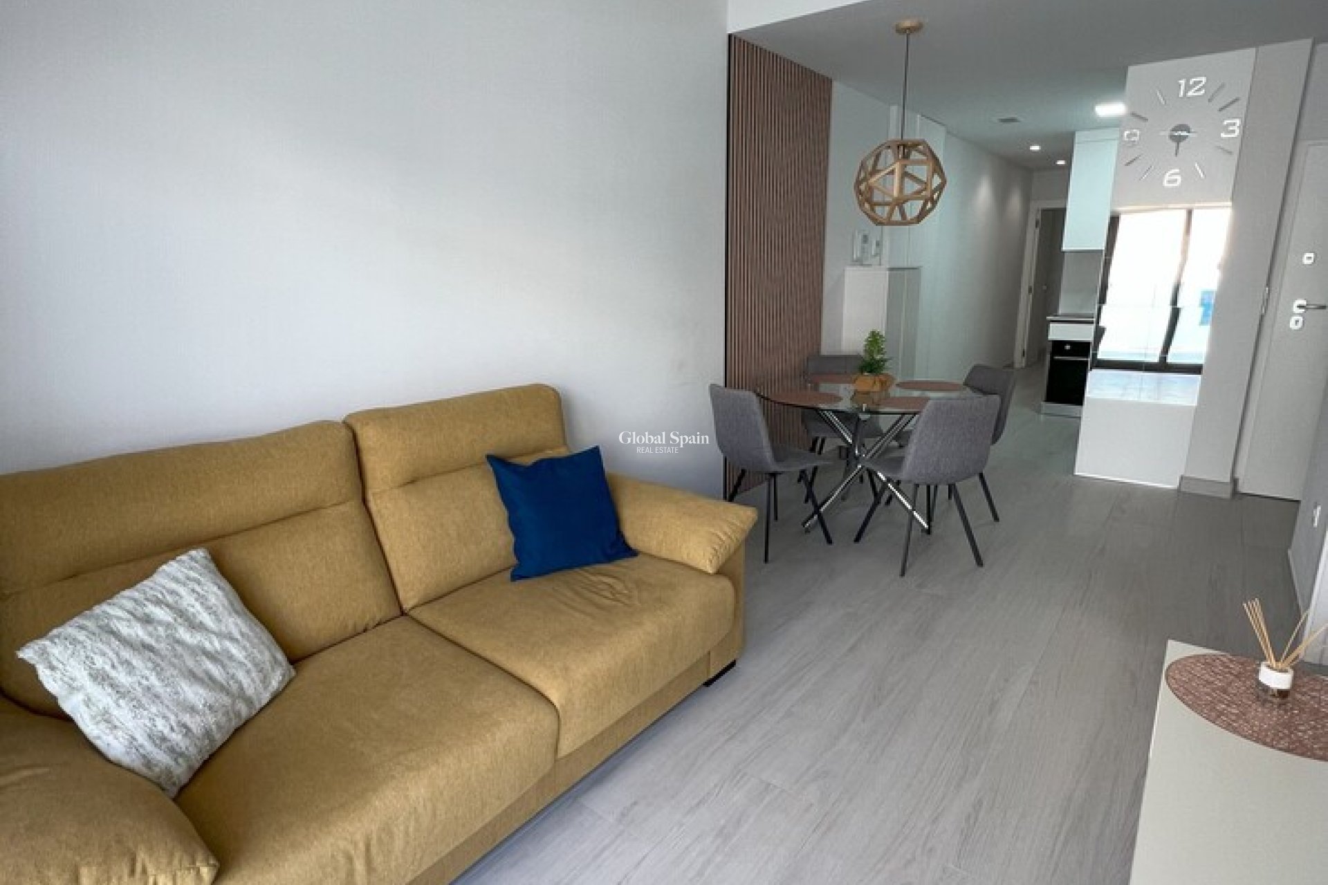 Wiederverkauf - WOHNUNG -
TORREVIEJA - Playa del Cura