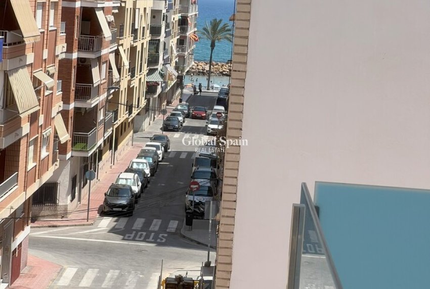 Wiederverkauf - WOHNUNG -
TORREVIEJA - Playa del Cura