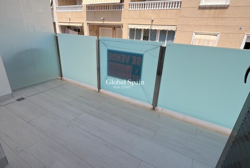 Wiederverkauf - WOHNUNG -
TORREVIEJA - Playa del Cura