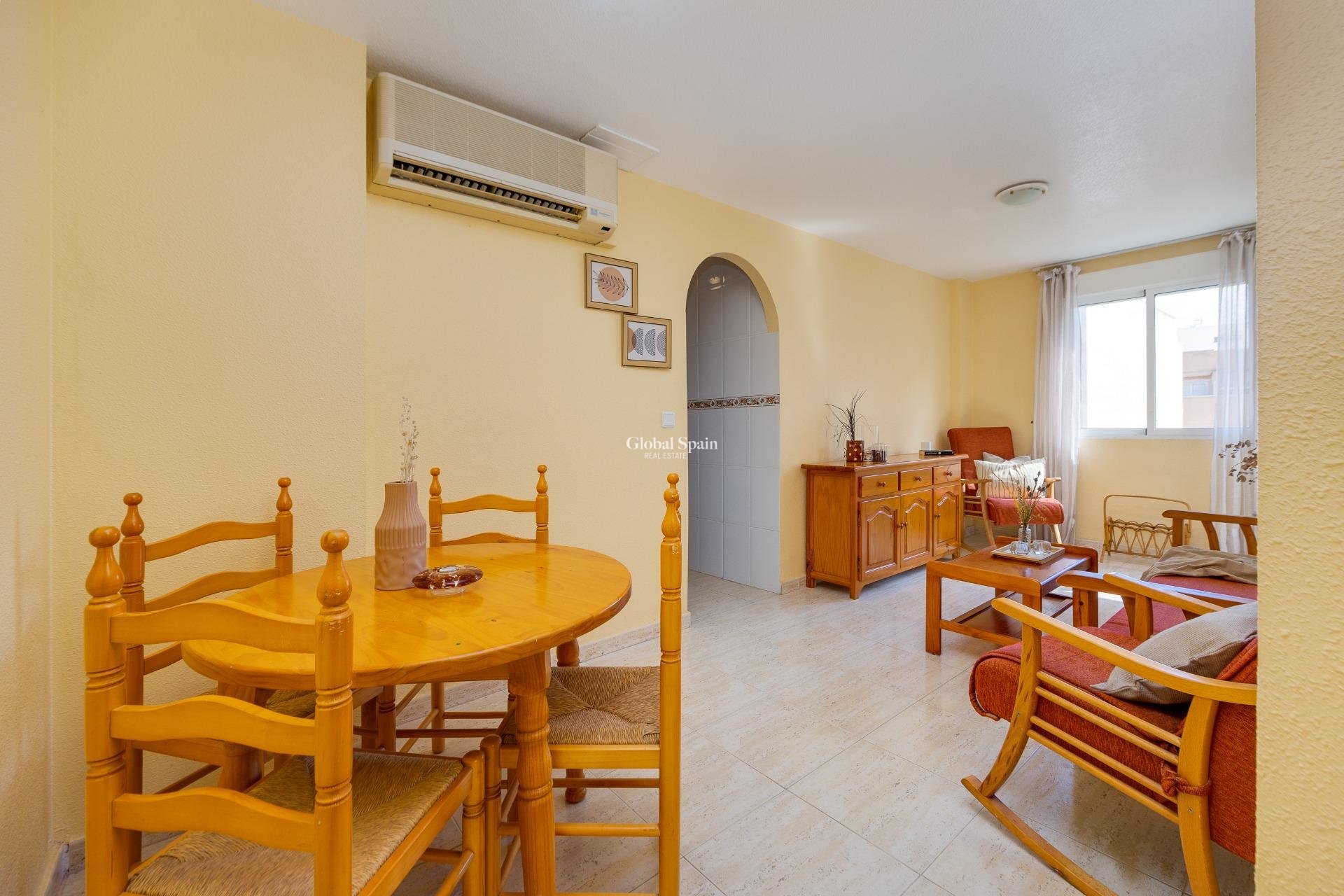 Wiederverkauf - WOHNUNG -
TORREVIEJA - Playa del Cura
