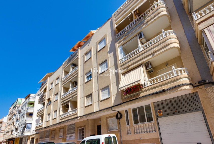 Wiederverkauf - WOHNUNG -
TORREVIEJA - Playa del Cura