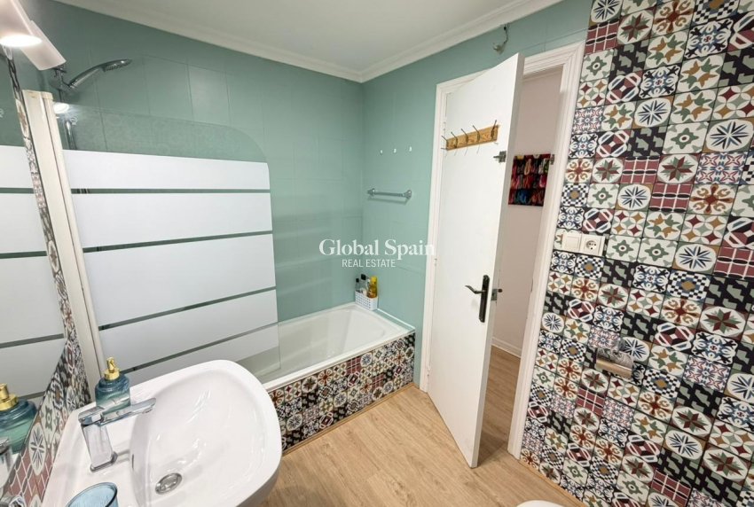 Wiederverkauf - WOHNUNG -
TORREVIEJA - Playa del Cura