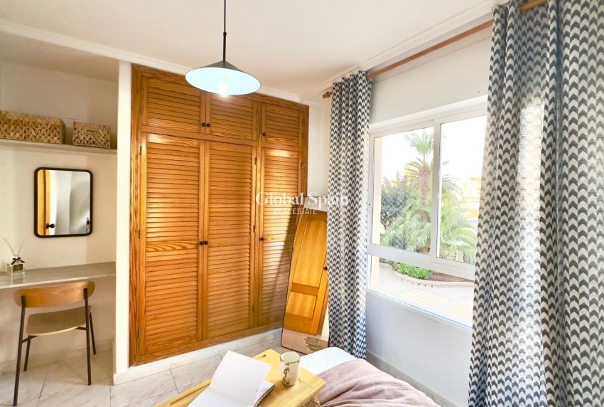 Wiederverkauf - WOHNUNG -
TORREVIEJA - Playa del Cura