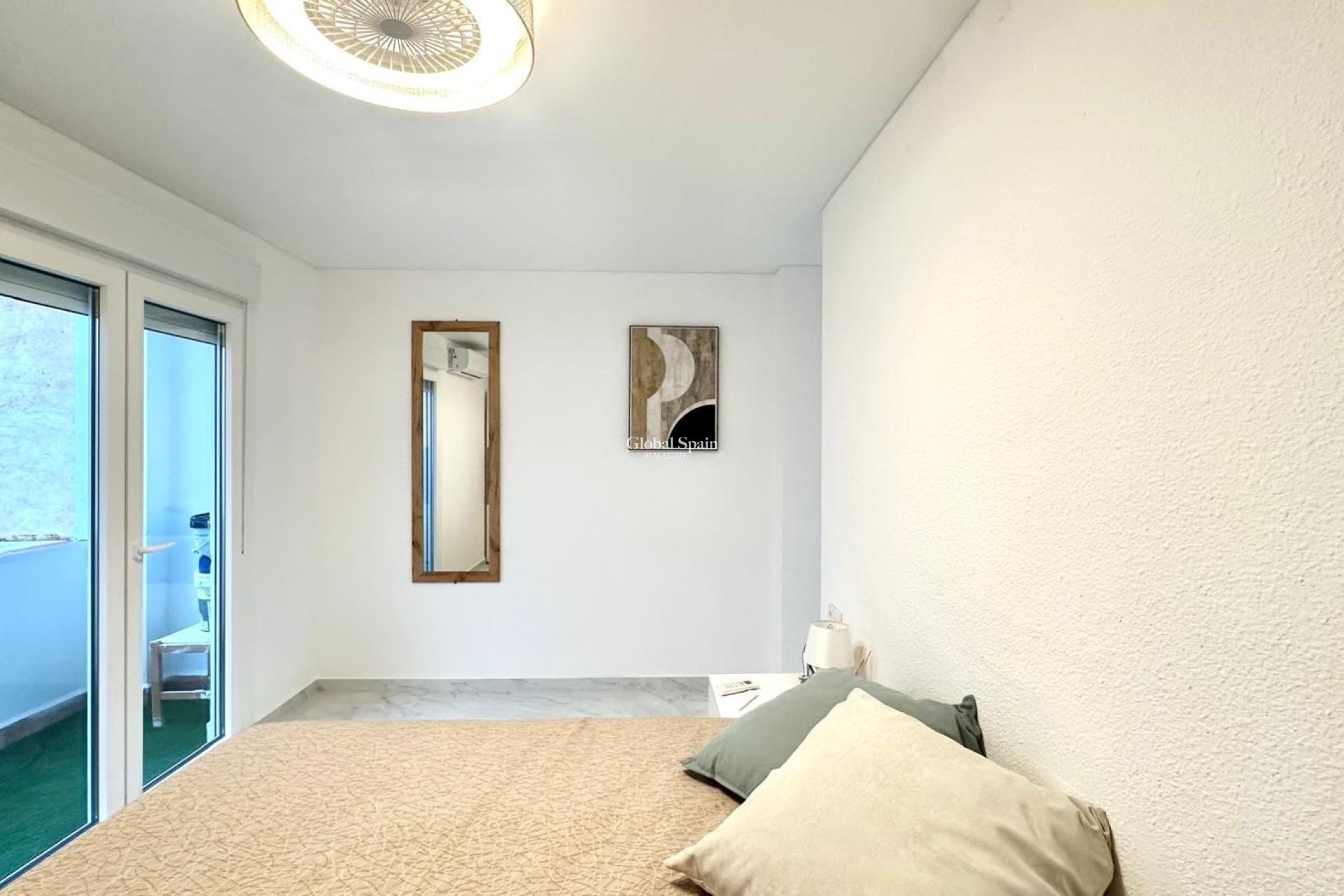 Wiederverkauf - WOHNUNG -
TORREVIEJA - Playa del Cura