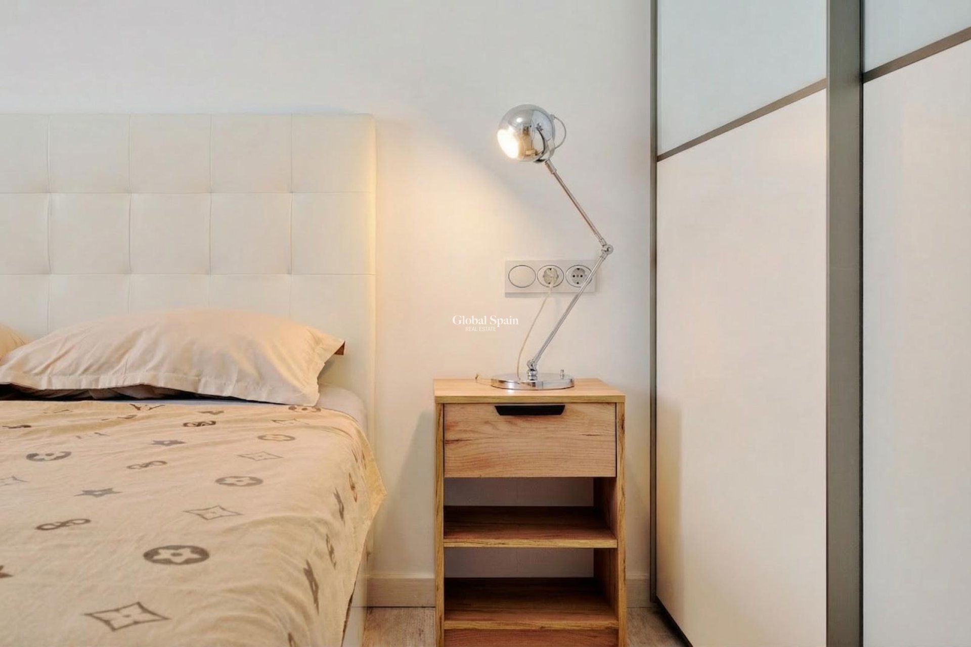 Wiederverkauf - WOHNUNG -
TORREVIEJA - Playa del Cura