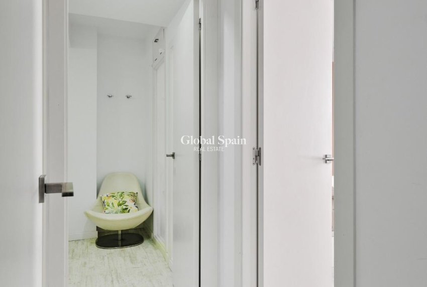 Wiederverkauf - WOHNUNG -
TORREVIEJA - Playa del Cura