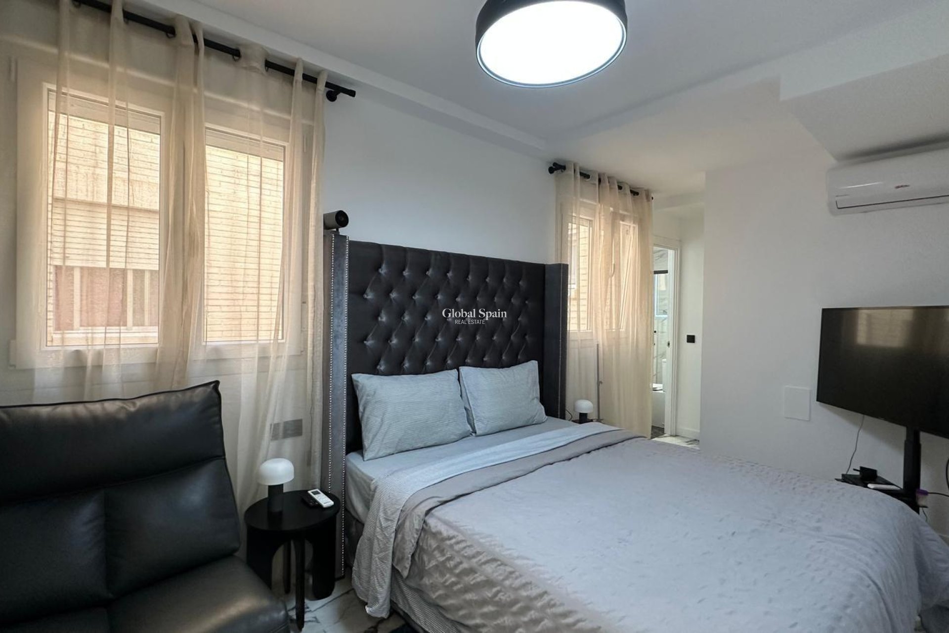 Wiederverkauf - WOHNUNG -
TORREVIEJA - Playa del Cura