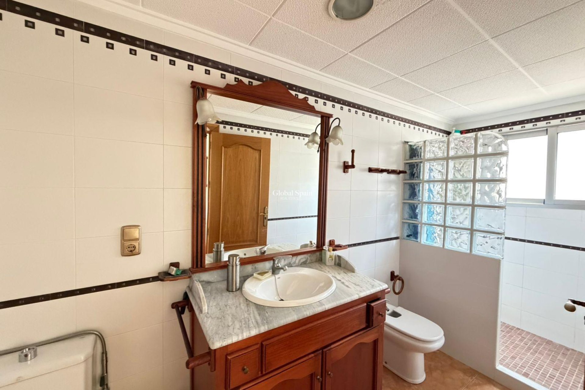 Wiederverkauf - WOHNUNG -
TORREVIEJA - Playa del Cura