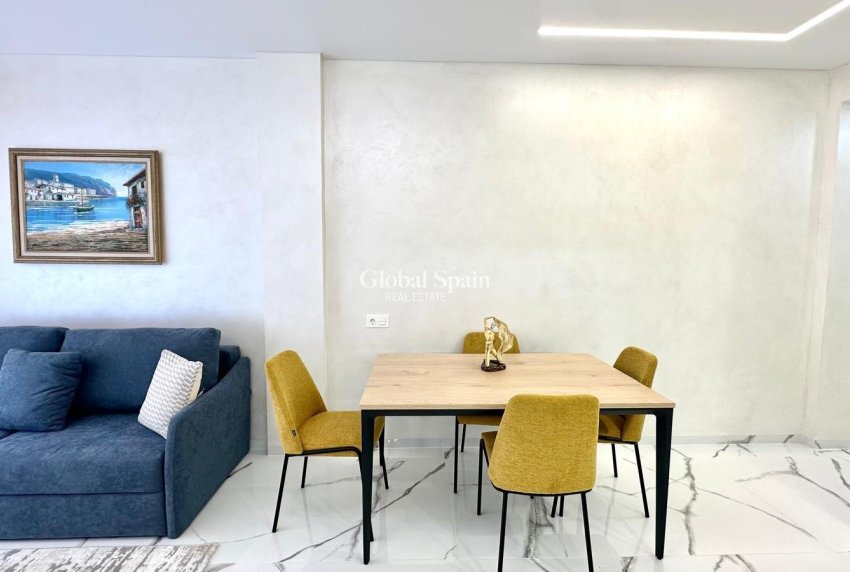 Wiederverkauf - WOHNUNG -
TORREVIEJA - Playa del Cura