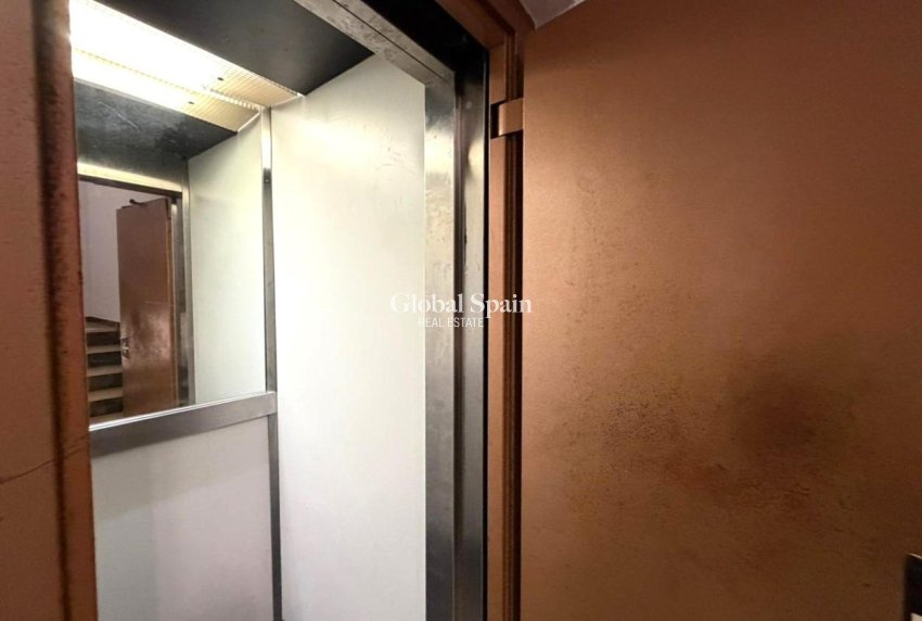 Wiederverkauf - WOHNUNG -
TORREVIEJA - Playa del Cura