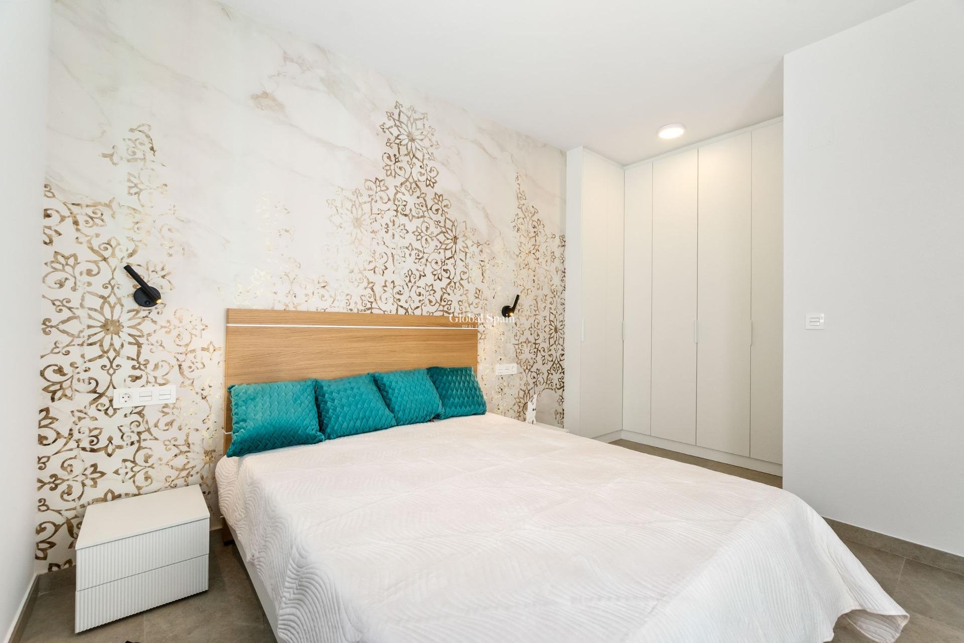 Wiederverkauf - WOHNUNG -
TORREVIEJA - Playa del Cura