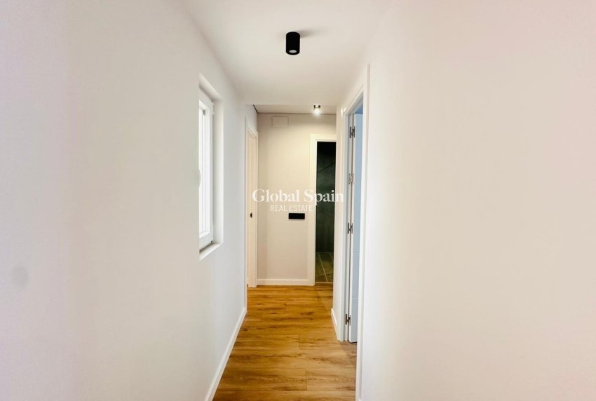 Wiederverkauf - WOHNUNG -
TORREVIEJA - Playa del Cura