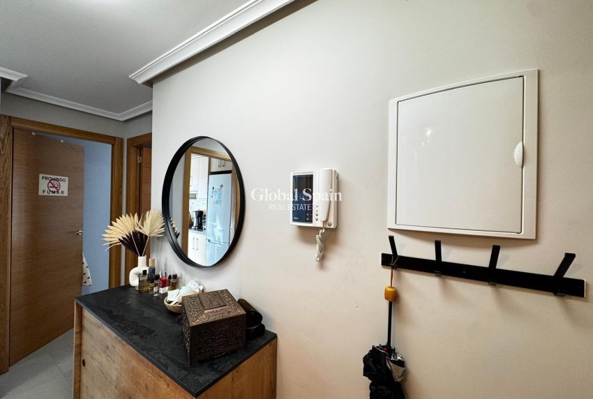 Wiederverkauf - WOHNUNG -
TORREVIEJA - Playa del Cura