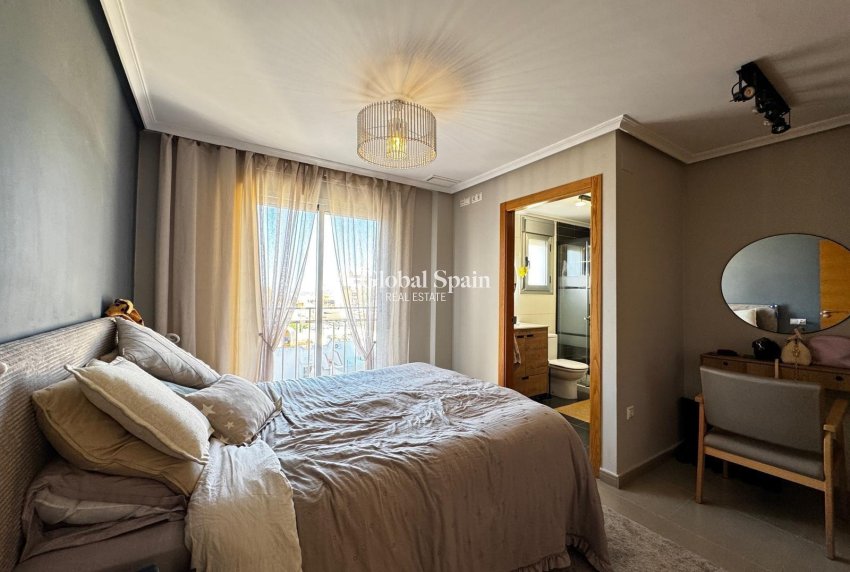 Wiederverkauf - WOHNUNG -
TORREVIEJA - Playa del Cura