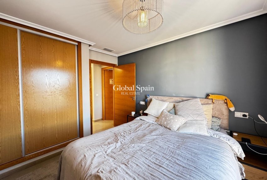 Wiederverkauf - WOHNUNG -
TORREVIEJA - Playa del Cura