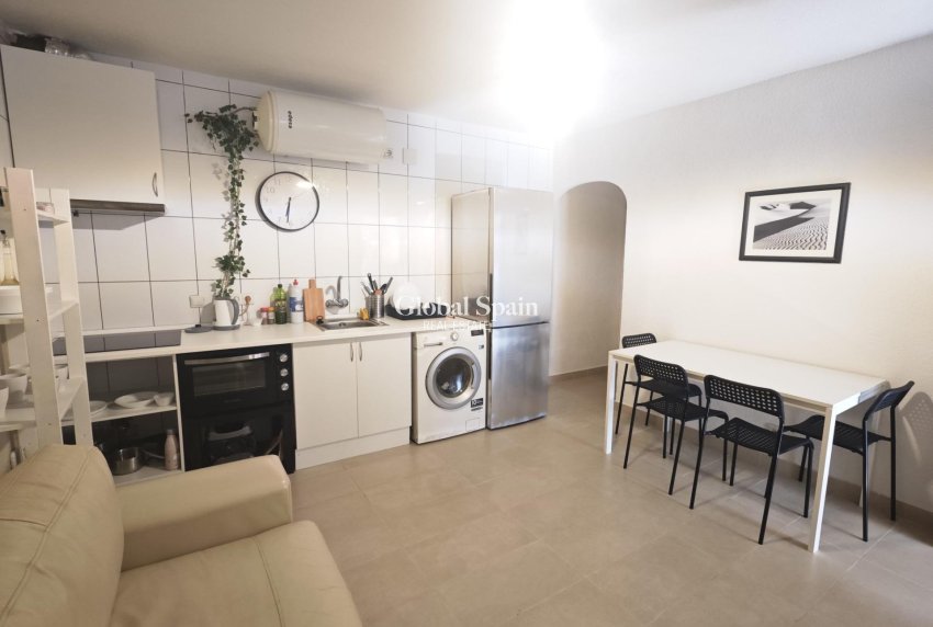 Wiederverkauf - WOHNUNG -
TORREVIEJA - Playa del Cura