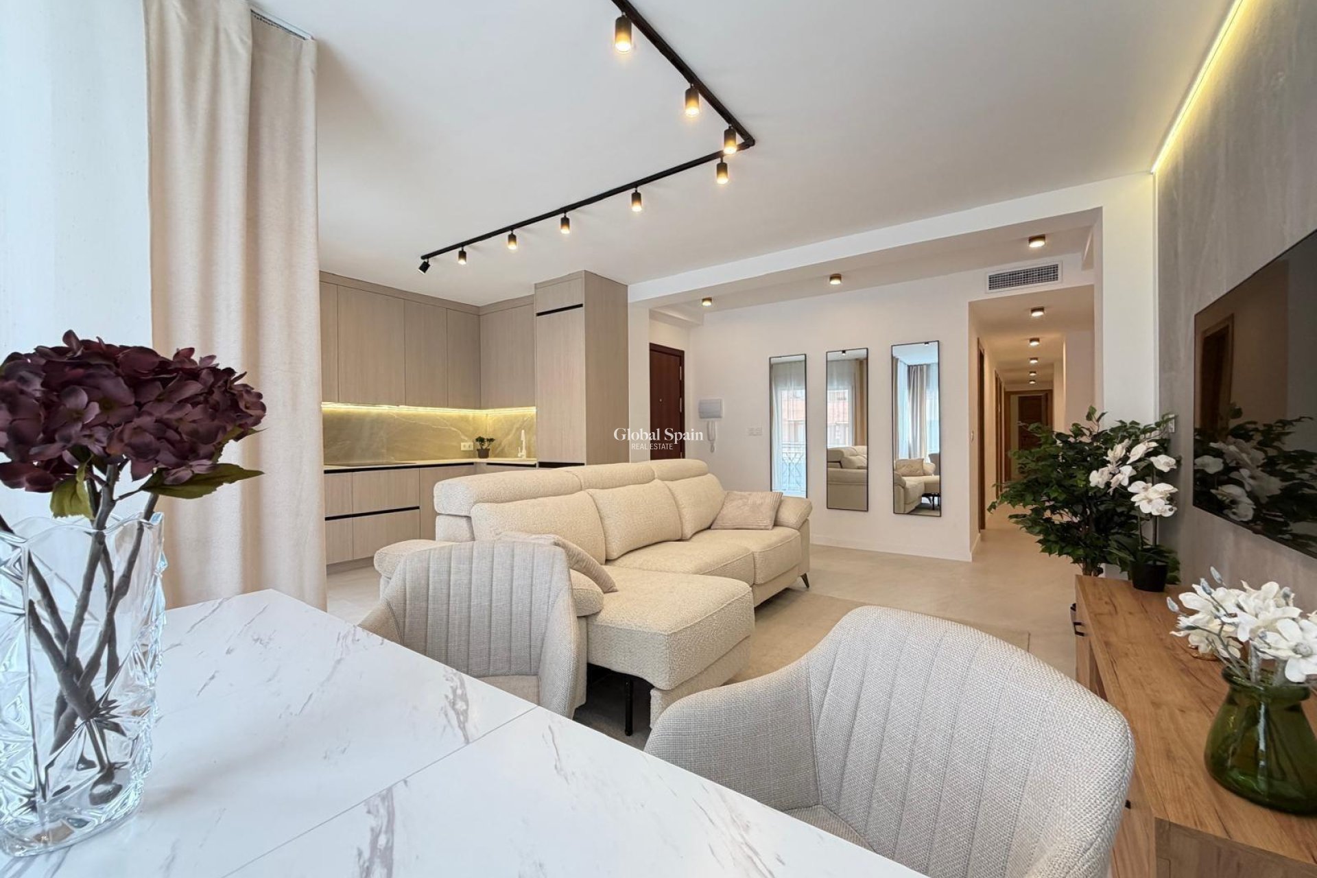 Wiederverkauf - WOHNUNG -
TORREVIEJA - Playa del Cura