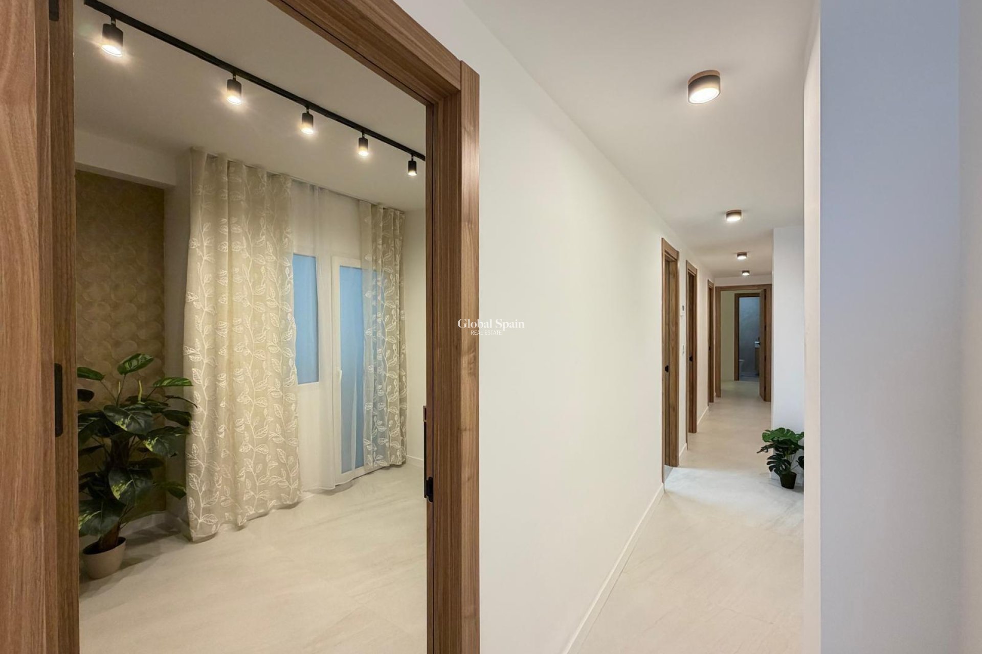 Wiederverkauf - WOHNUNG -
TORREVIEJA - Playa del Cura