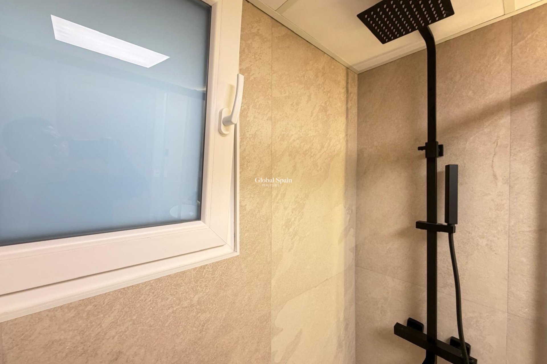 Wiederverkauf - WOHNUNG -
TORREVIEJA - Playa del Cura