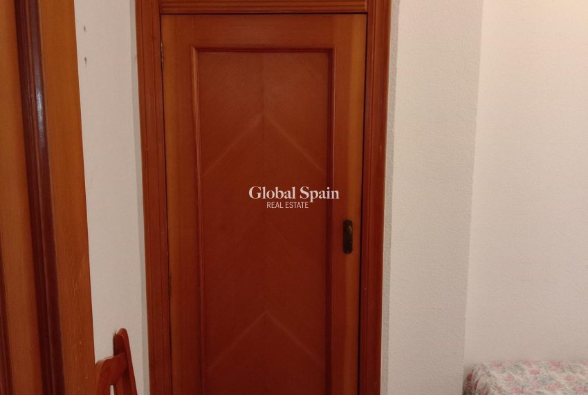 Wiederverkauf - WOHNUNG -
TORREVIEJA - Playa del Cura